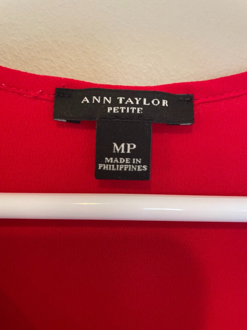 Ann Taylor Petite Red Sleeveless Ruffle Blouse Lined MP - Picture 4 of 5